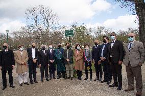 Commemorative plaque in honor of the Afghan commander Ahmad Shah Massoud - Paris