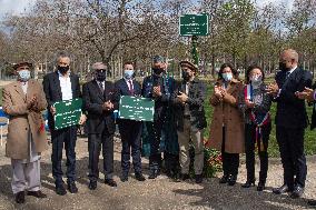 Commemorative plaque in honor of the Afghan commander Ahmad Shah Massoud - Paris