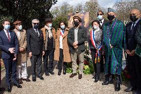 Commemorative plaque in honor of the Afghan commander Ahmad Shah Massoud - Paris