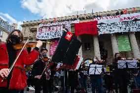 Entertainment Workers Occupy The Odeon - Paris