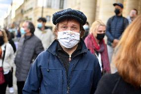 Protesters occupy Paris theatres to protest against Covid-19 shutdowns.