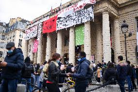 Protesters occupy Paris theatres to protest against Covid-19 shutdowns.