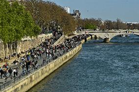 People Enjoy the Mild Weather - Paris