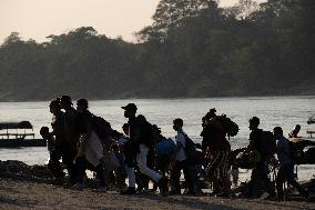 Central American Migrants Continue Their Way To USA