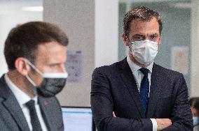 Macron visits a Social security insurance center - Creteil