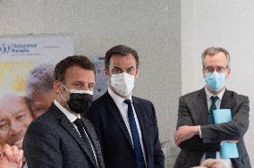 Macron visits a Social security insurance center - Creteil