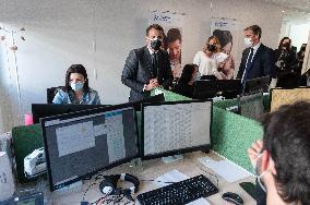 Macron visits a Social security insurance center - Creteil