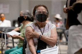 Elderly Get Vaccinated - Mexico