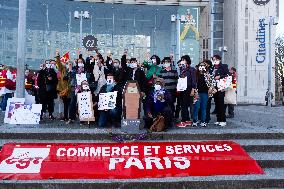 Printemps staff protest in front of Italy 2 - Paris