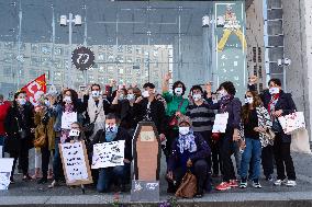 Printemps staff protest in front of Italy 2 - Paris