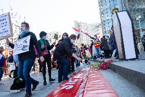 Printemps staff protest in front of Italy 2 - Paris