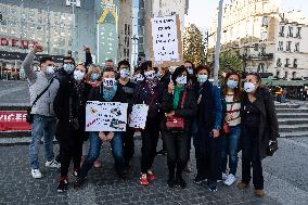 Printemps staff protest in front of Italy 2 - Paris