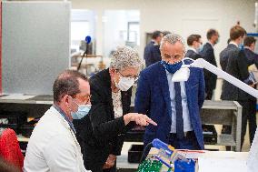 Florence Parly visits the Telerad company - Anglet