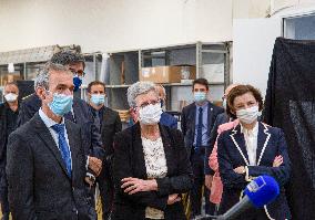 Florence Parly visits the Telerad company - Anglet