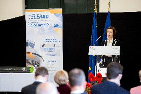 Florence Parly visits the Telerad company - Anglet