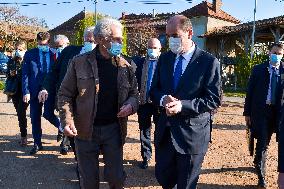 Jean Castex Visit To A Retired Farmer - Luzillat