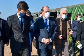 Jean Castex Visit To A Retired Farmer - Luzillat