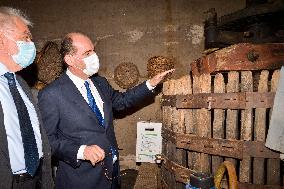 Jean Castex Visit To A Retired Farmer - Luzillat