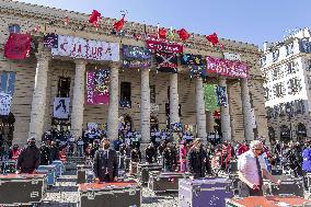 Intermittents Protest outside Odeon Theater - Paris