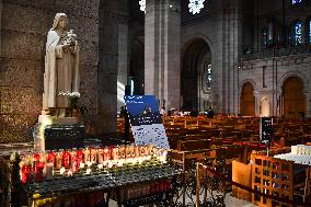 Sacre Coeur Church at Montmartre - Paris