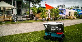 Delivery Robot - Miami