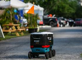 Delivery Robot - Miami
