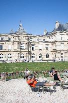 People Enjoy A Spring Day - Paris