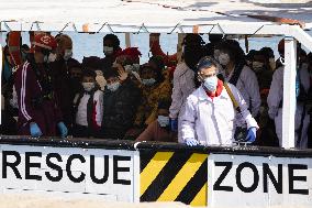 209 Migrants Arrive In Pozzallo - Sicily