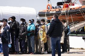 209 Migrants Arrive In Pozzallo - Sicily