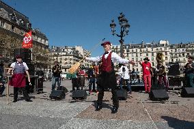 Entertainment workers demonstrate - Paris