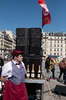 Entertainment workers demonstrate - Paris