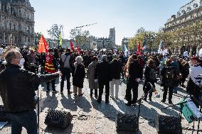 Entertainment workers demonstrate - Paris