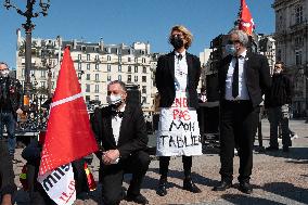 Entertainment workers demonstrate - Paris