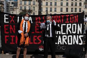 Entertainment workers demonstrate - Paris