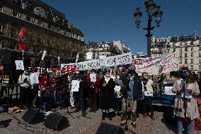 Entertainment workers demonstrate - Paris