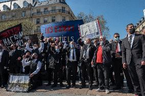 Entertainment workers demonstrate - Paris