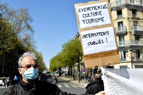 Entertainment workers demonstrate - Paris