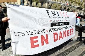 Entertainment workers demonstrate - Paris