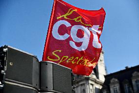 Entertainment workers demonstrate - Paris