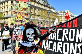 Entertainment workers demonstrate - Paris
