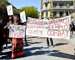 Entertainment workers demonstrate - Paris