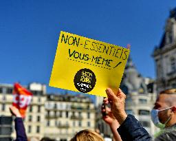 Entertainment workers demonstrate - Paris