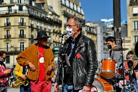 Entertainment workers demonstrate - Paris