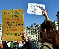 Entertainment workers demonstrate - Paris