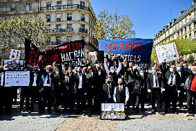Entertainment workers demonstrate - Paris