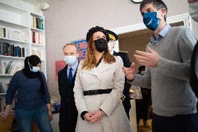 Marlene Schiappa visits the Secours Catholique - Paris