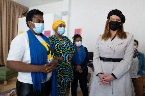 Marlene Schiappa visits the Secours Catholique - Paris