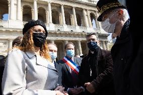 Marlene Schiappa meets police officers responsible for securing places of worship - Paris