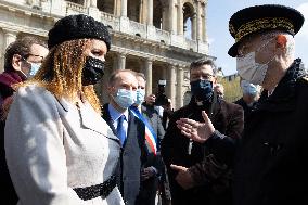 Marlene Schiappa meets police officers responsible for securing places of worship - Paris