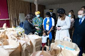 Marlene Schiappa visits the Secours Catholique - Paris